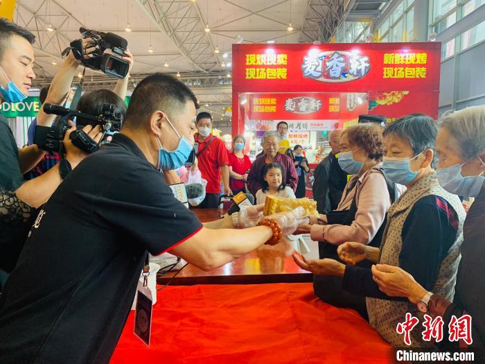 ???? ????? ???????? ???? ???? ?? 300 ???????? ?? ??????